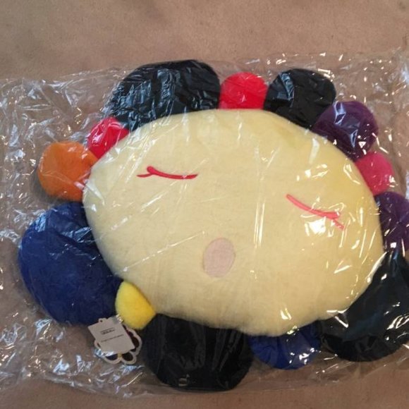 Authentic Takashi Murakami BIG oval flower pillow - Picture 4 of 5